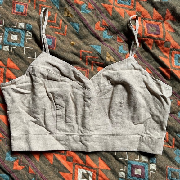 Universal Thread Beige Crop Top - Picture 4 of 5